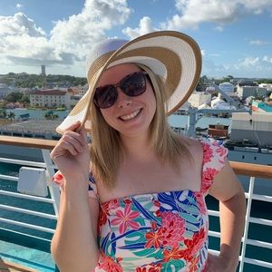 Meet your Posher, Abbey